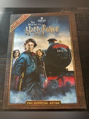 Warner Bros. The Making of Harry Potter Official Guide - Blue, Red, Gold